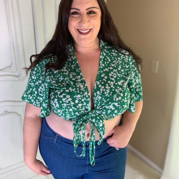 🏵️donated 10/25 floral cris cross ruffle blouse 4X Green & White - Picture 2 of 5